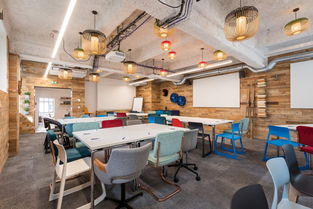 創(chuàng)意工廠般的會(huì)場(chǎng)設(shè)計(jì) 顛覆你對(duì)傳統(tǒng)會(huì)議空間的認(rèn)知